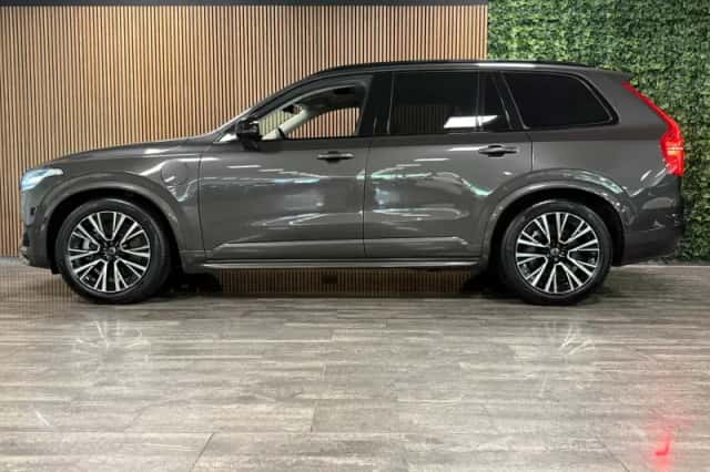 Volvo XC90 (2023) thumbnail 5