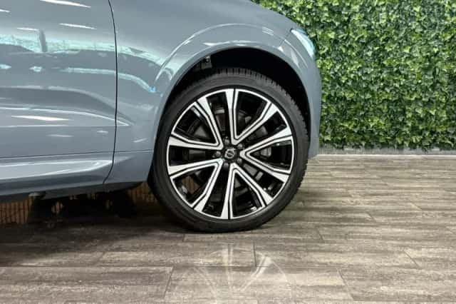 Volvo XC60 (2022) thumbnail 4