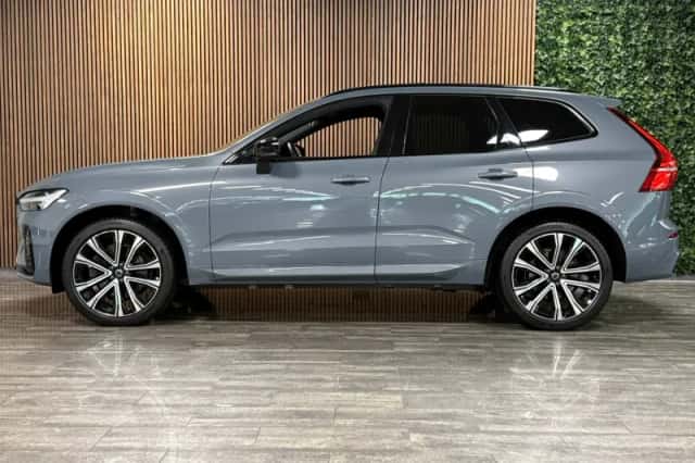 Volvo XC60 (2022) thumbnail 5