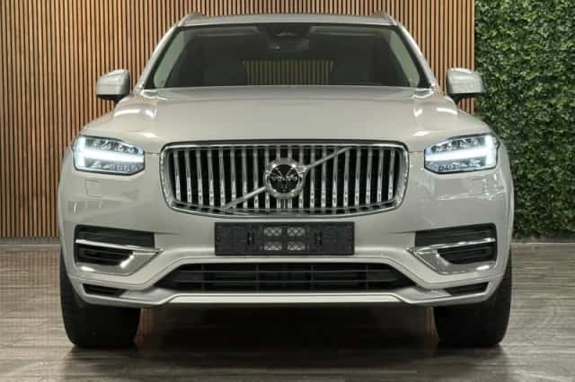 Volvo XC90 (2024) thumbnail 2