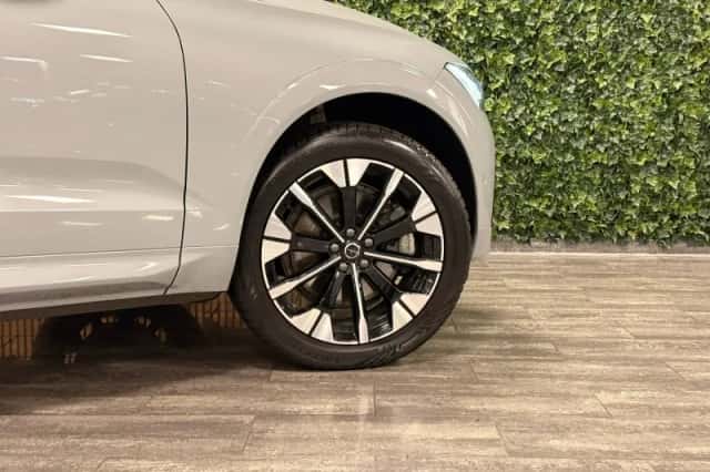 Volvo XC60 (2025) thumbnail 4