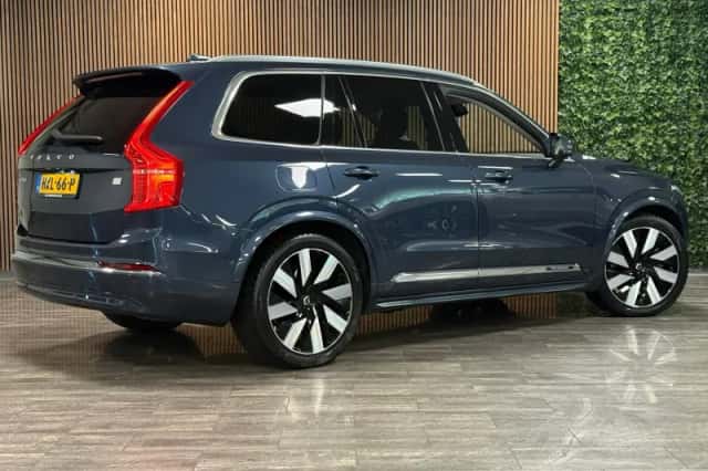 Volvo XC90 (2024) thumbnail 3