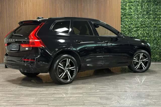 Volvo XC60 (2022) thumbnail 3
