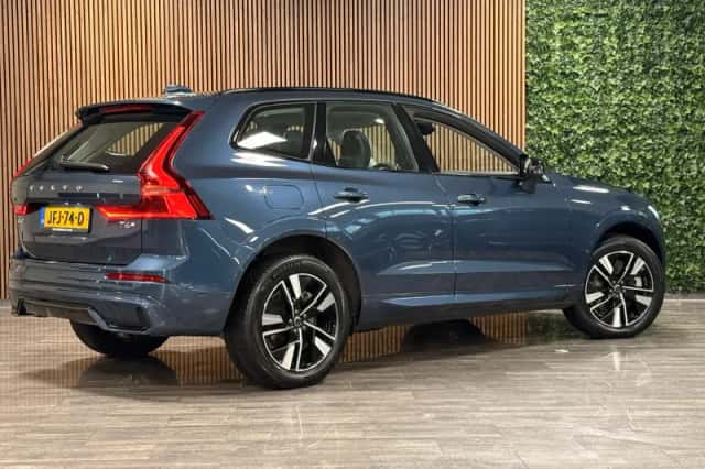 Volvo XC60 (2025) thumbnail 3