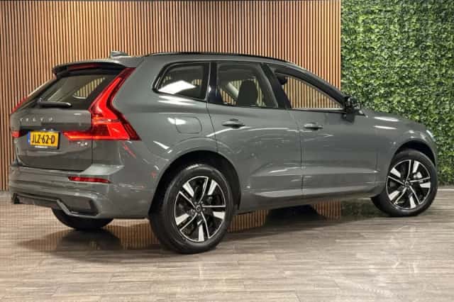 Volvo XC60 (2025) thumbnail 3