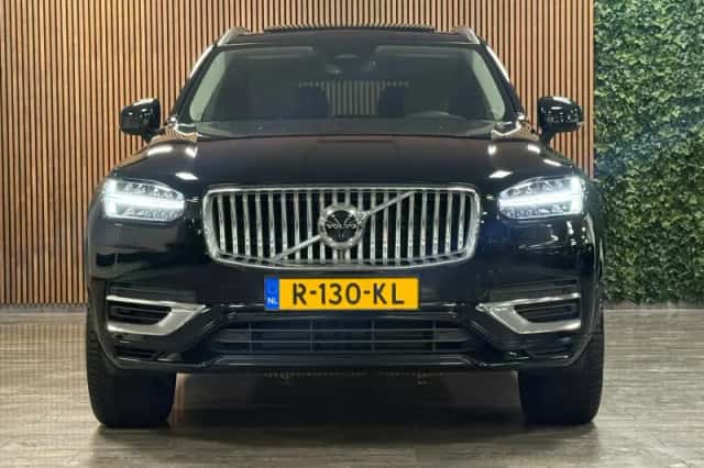 Volvo XC90 (2022) thumbnail 2