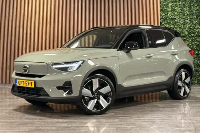 Volvo EX40 (2024) thumbnail 1