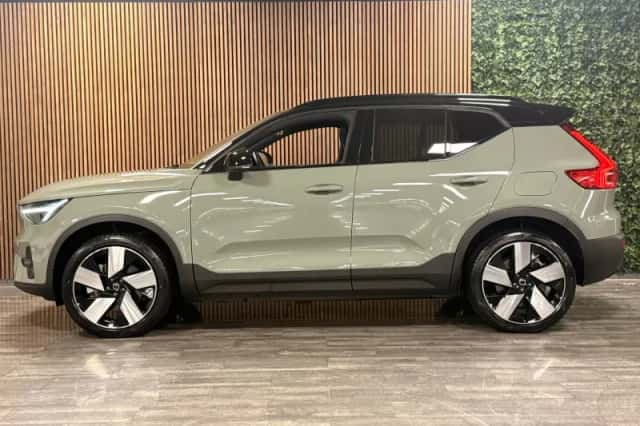 Volvo EX40 (2024) thumbnail 5