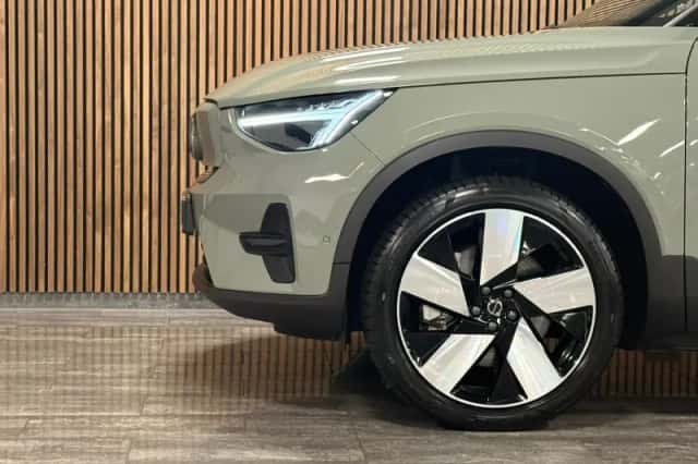 Volvo EX40 (2024) thumbnail 6