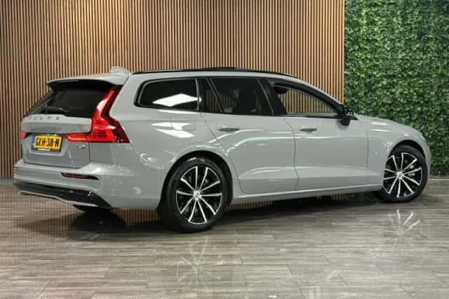 Volvo V60 (2024) thumbnail 3
