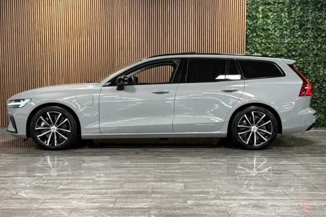 Volvo V60 (2024) thumbnail 5