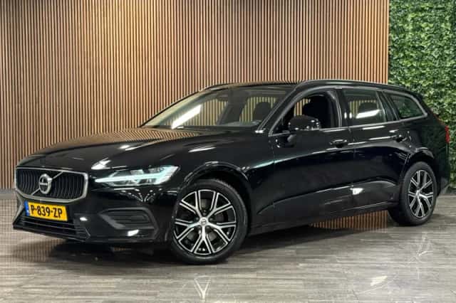 Volvo V60 (2022) thumbnail 1