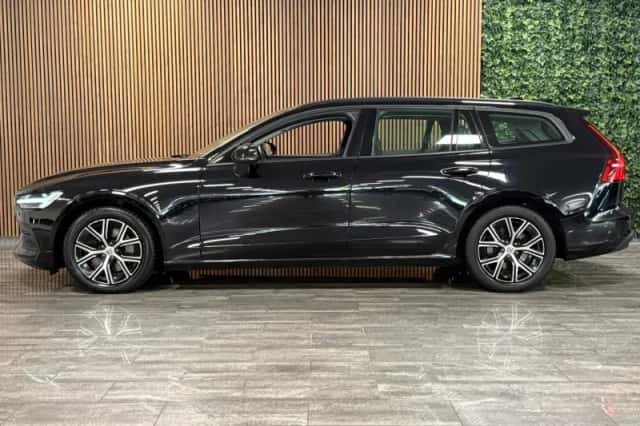 Volvo V60 (2022) thumbnail 5