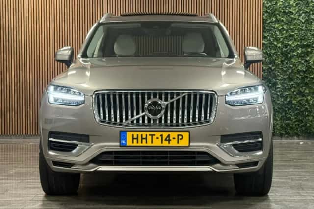 Volvo XC90 (2021) thumbnail 2