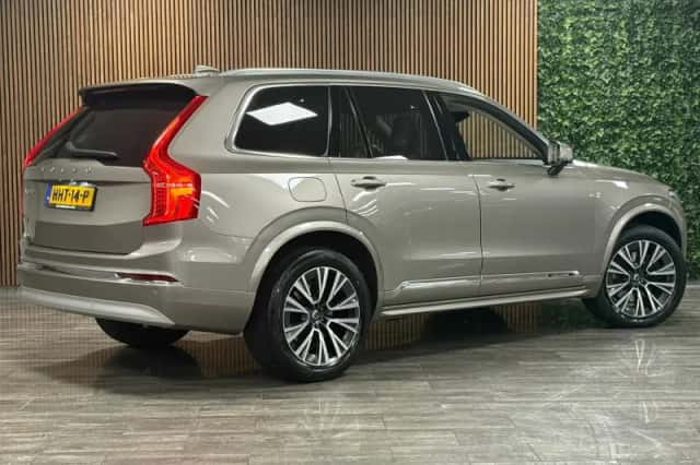 Volvo XC90 (2021) thumbnail 3