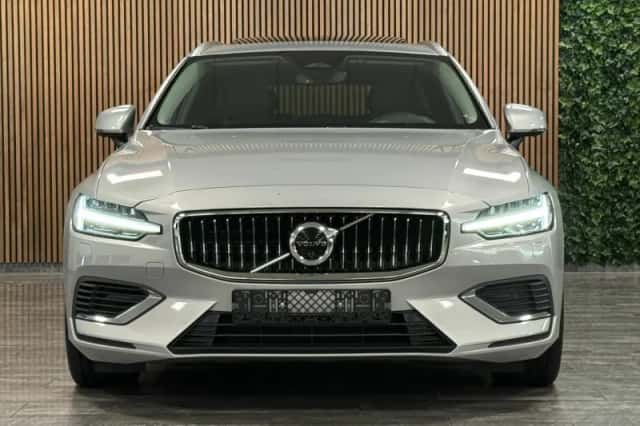 Volvo V60 (2023) thumbnail 2