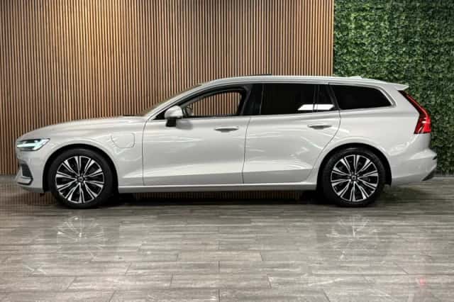 Volvo V60 (2023) thumbnail 5