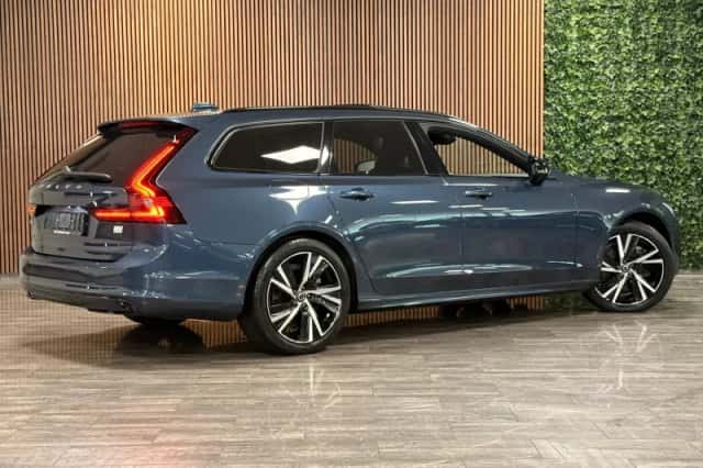 Volvo V90 (2022) thumbnail 3