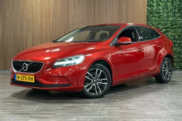 Volvo V40 (2020) thumbnail 1