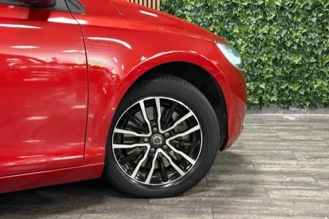 Volvo V40 (2020) thumbnail 4