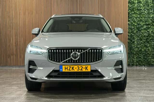 Volvo XC60 (2025) thumbnail 2