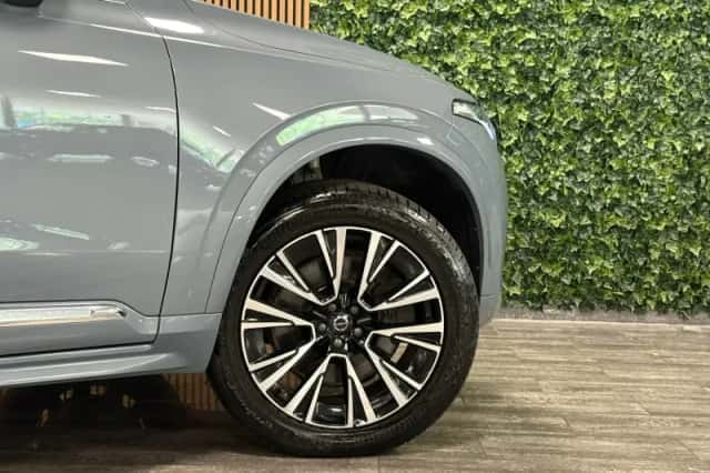 Volvo XC90 (2022) thumbnail 4