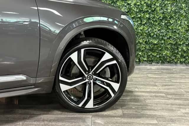 Volvo XC90 (2023) thumbnail 4