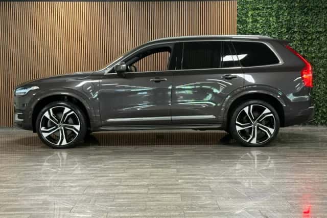 Volvo XC90 (2023) thumbnail 5