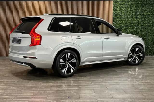 Volvo XC90 (2022) thumbnail 3