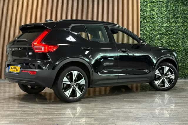 Volvo XC40 (2022) thumbnail 3