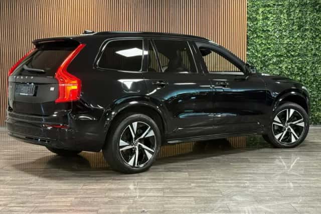 Volvo XC90 (2022) thumbnail 3
