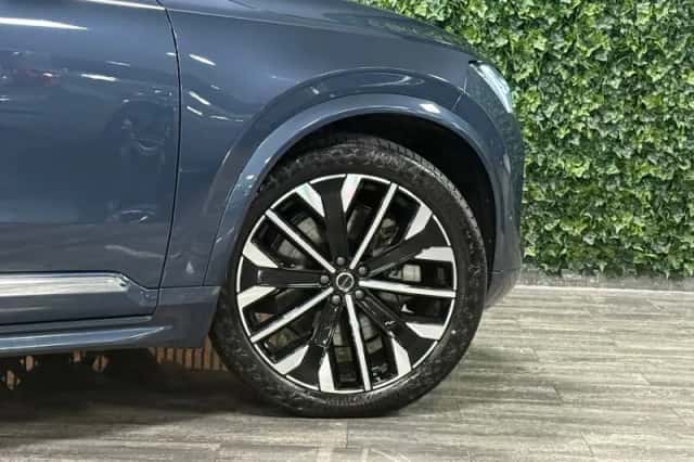 Volvo XC90 (2025) thumbnail 4