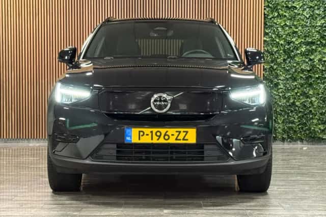 Volvo XC40 (2022) thumbnail 2