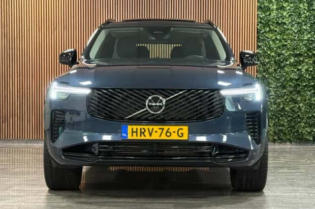 Volvo XC90 (2025) thumbnail 2