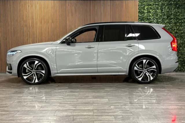 Volvo XC90 (2025) thumbnail 5
