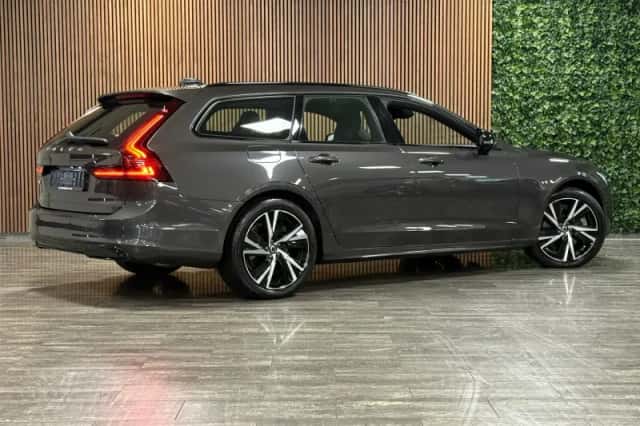Volvo V90 (2022) thumbnail 3