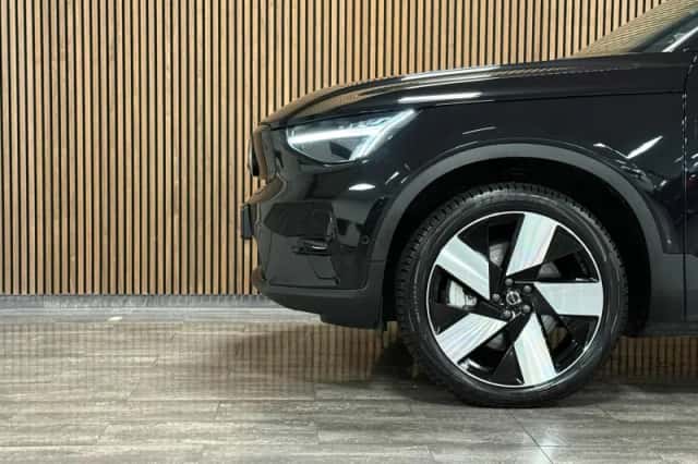 Volvo EX40 (2024) thumbnail 6