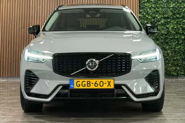 Volvo XC60 (2024) thumbnail 2