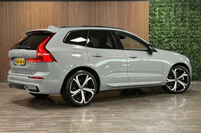 Volvo XC60 (2024) thumbnail 3