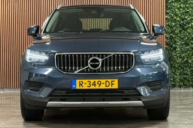 Volvo XC40 (2021) thumbnail 2