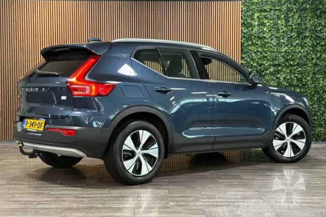 Volvo XC40 (2021) thumbnail 3