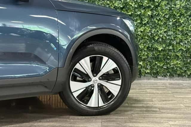 Volvo XC40 (2021) thumbnail 4