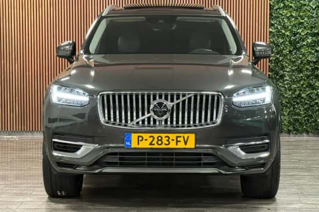 Volvo XC90 (2022) thumbnail 2