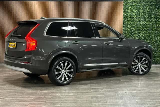 Volvo XC90 (2022) thumbnail 3