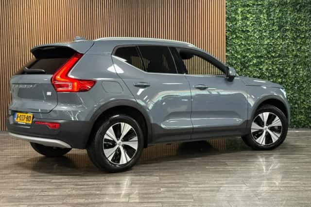 Volvo XC40 (2022) thumbnail 3