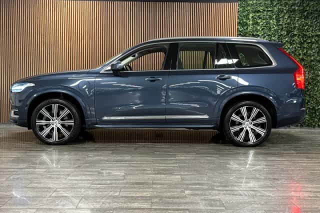 Volvo XC90 (2022) thumbnail 3