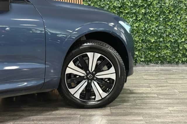 Volvo XC60 (2023) thumbnail 4