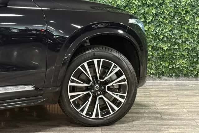 Volvo XC90 (2023) thumbnail 4