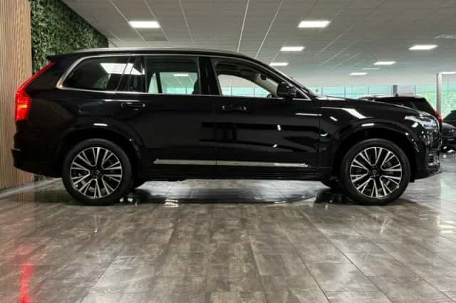 Volvo XC90 (2023) thumbnail 5