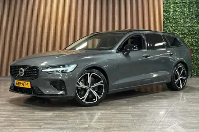 Volvo V60 (2025) thumbnail 1